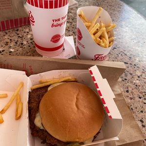 Meet your Posher, Savannah